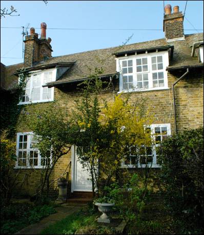 50 Asmuns Place